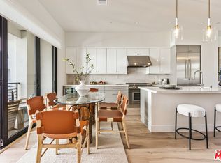 3218 S Barrington Ave, Los Angeles, CA 90066