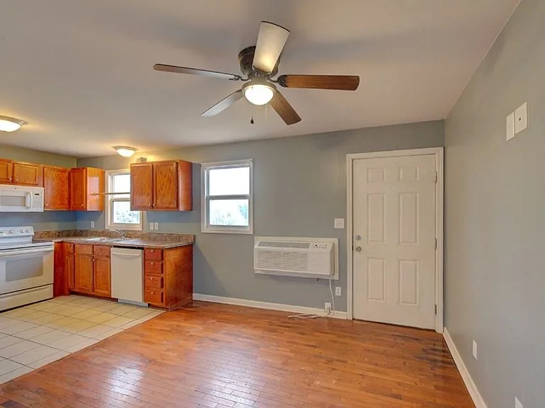 325 Rock Quarry Rd — Photo 3