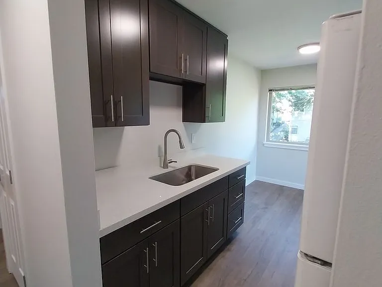 5029 Roosevelt Way NE — Photo 4