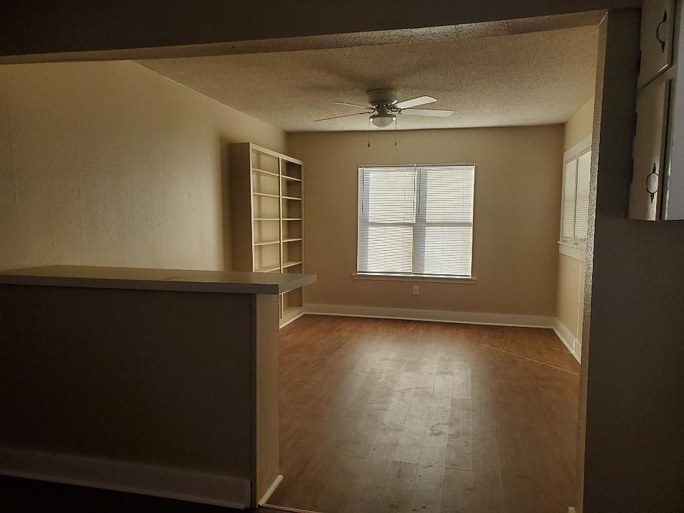 1st image of 415 W Highland Blvd