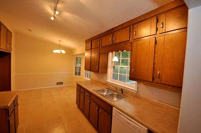 Building Photo - 192 Holly Springs Ct