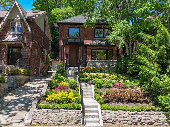 50 Beaufort Rd, Toronto, ON M4E 1M7