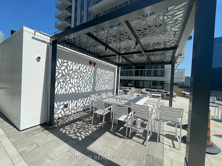 28 Freeland St #1701A — Photo 6