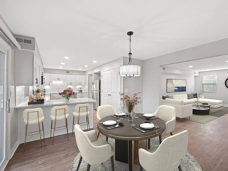 Indian Creek Apartments and Townhomes — Photo 98