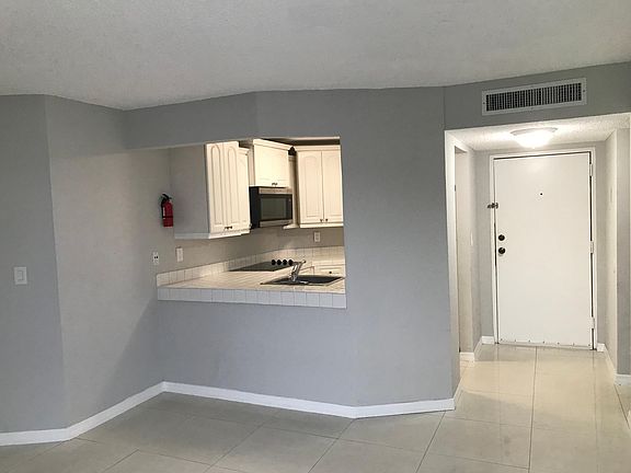 5th image of 7125 NW 186th St APT B306