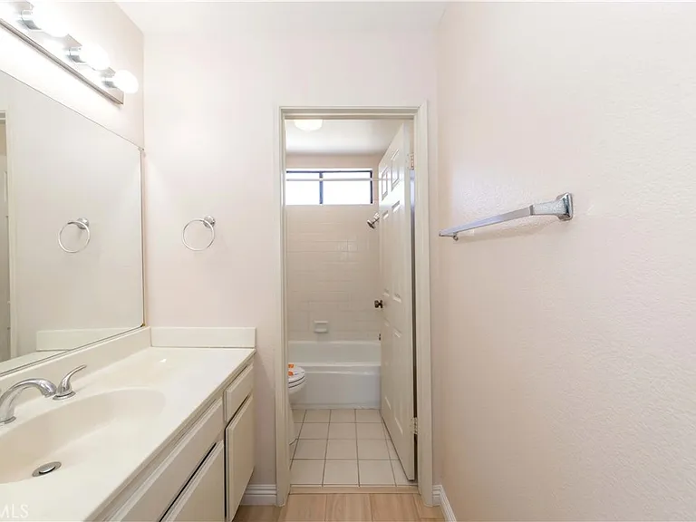 2577 Plaza Del Amo #737 — Photo 25