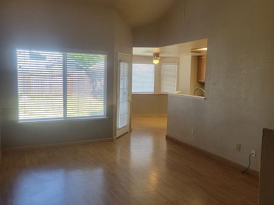 2nd image of 8243 Westport Cir