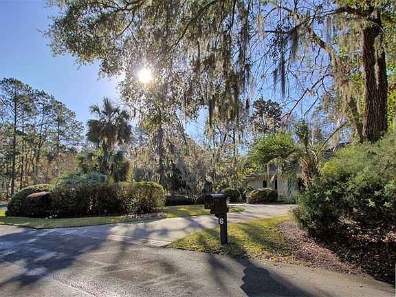 4th image of 6 Old South Ln