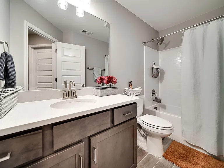 352 Banbury Dr — Photo 15