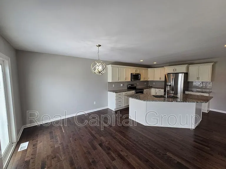 2 Old Tower Ln #C — Photo 7