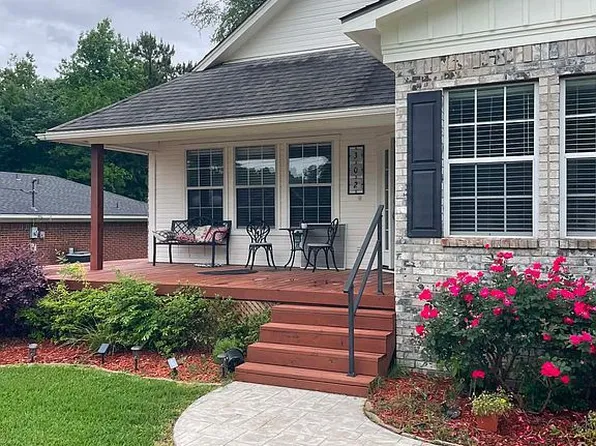 302 Monterrey Ln, White Oak, TX 75693
