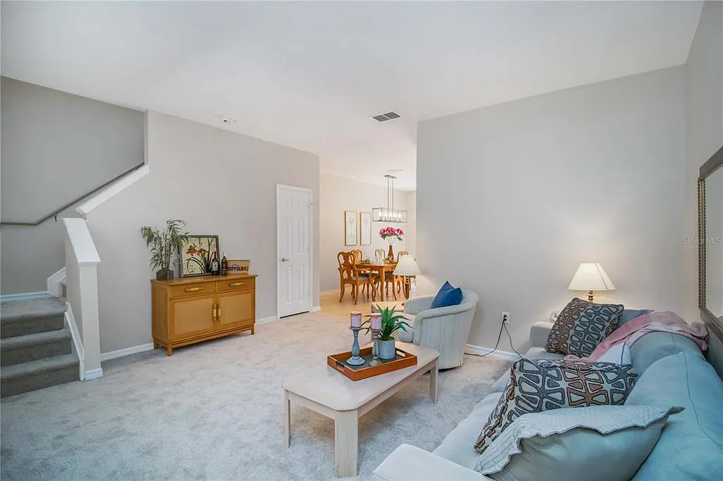 2 bed, 2.5 bath, 1168 sqft, $2,200 — Photo 3