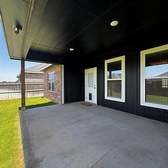 331 Sophia Ln — Photo 28