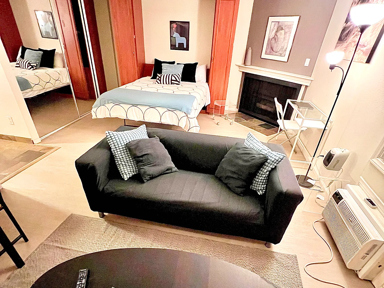 Studio, 1.0 bath, 460 sqft, $2,950 — Photo 2