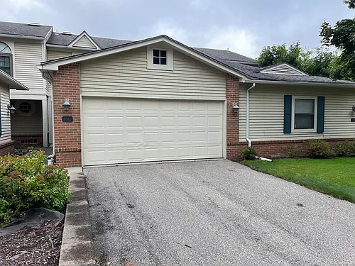 5658 Drake Hollow Dr W Photo 1