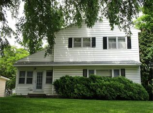 1505 W 3rd St, Cedar Falls, IA 50613