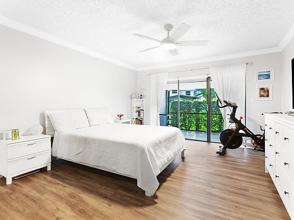5th image of 360 Lakeside Court #215