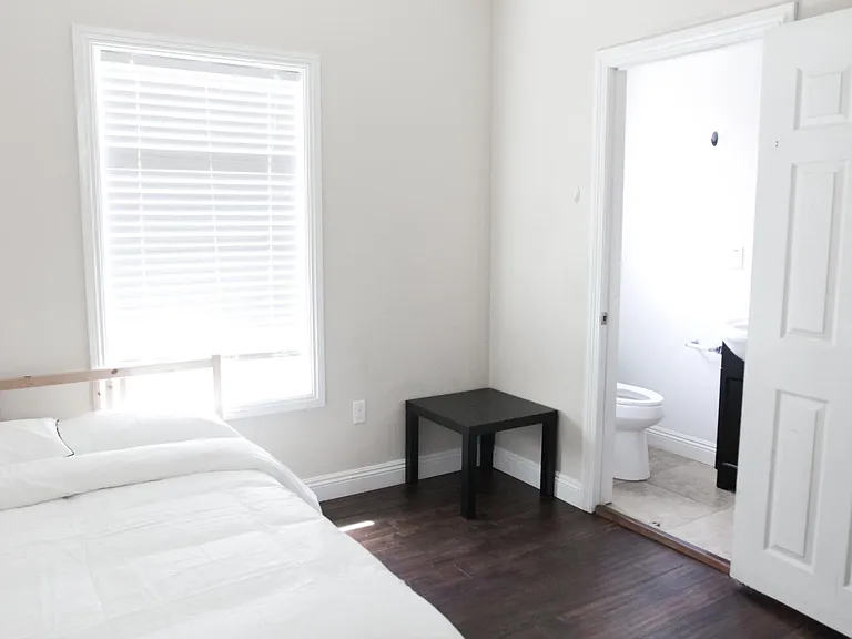 1248 W 37th Dr — Photo 3