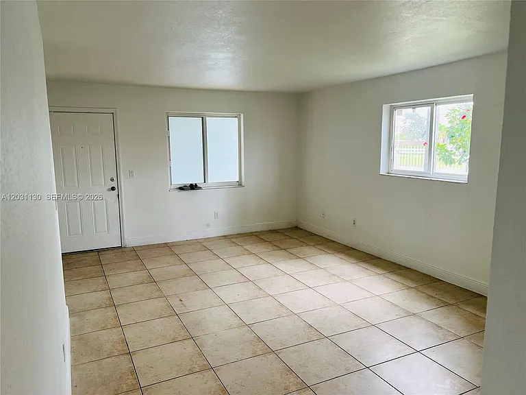 880 NE 18th Ave #3 — Photo 6