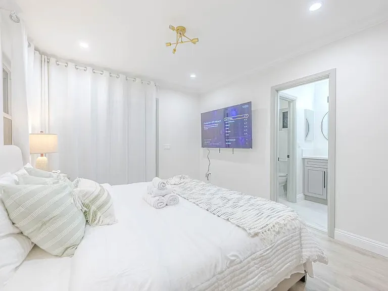 3577 Thorndale Rd — Photo 11