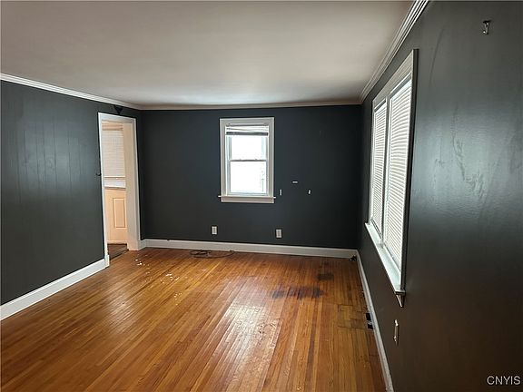 5th image of 608 Grant Pl