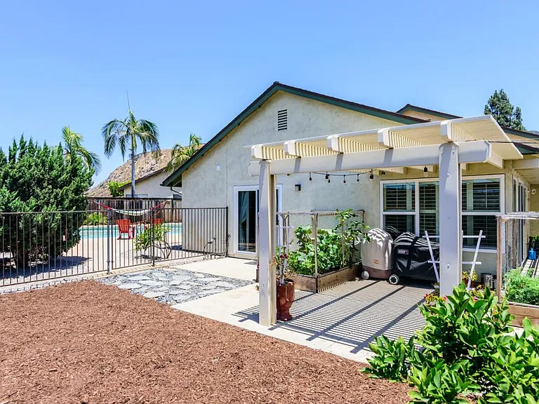 6555 Royal Gorge Ct — Photo 26