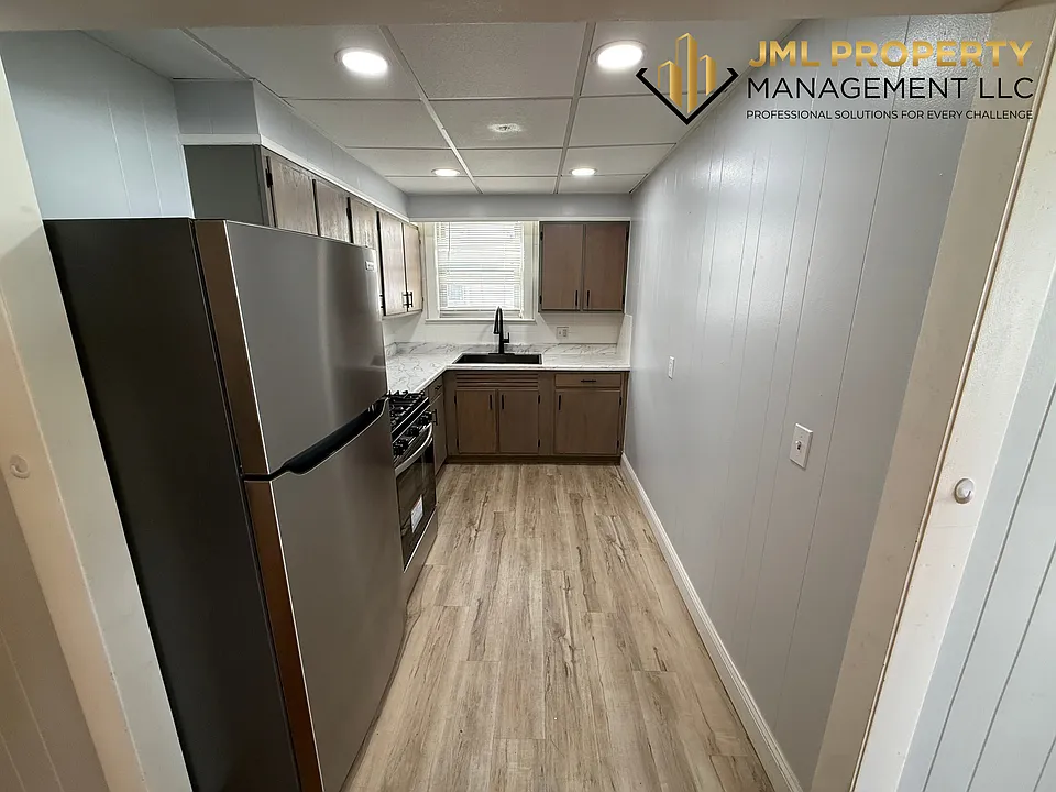 197 Tripp St #2W