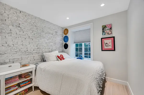 Rented by Compass | media 11