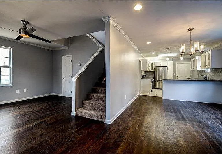 993 Washington St SW — Photo 7