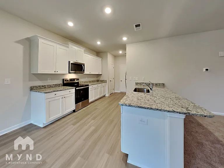 72 Royal Meadow Dr — Photo 9