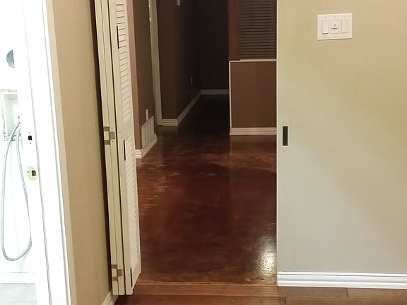 4th image of 2915 Park Blvd