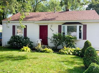 304 Majestic St SE, Kentwood, MI 49548