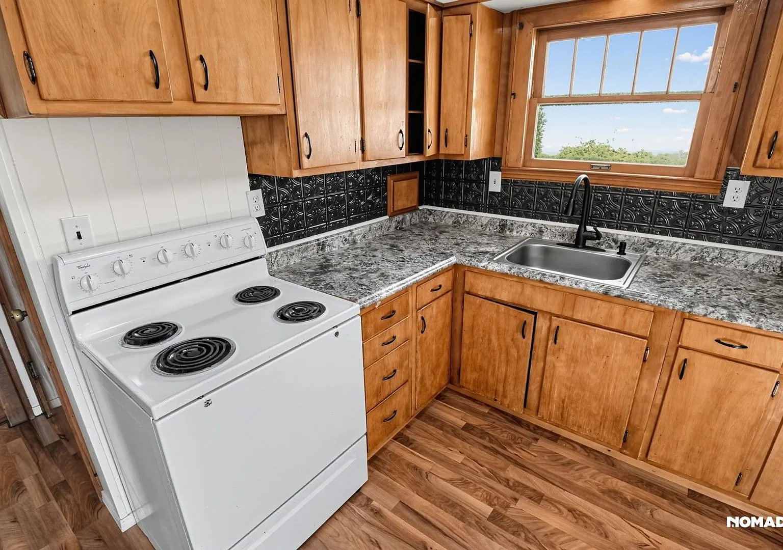 Charming 2BR House in Springfield — Photo 3