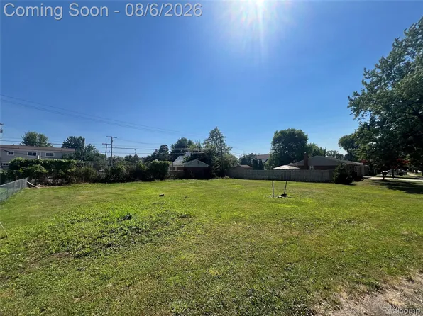 24510 Ramsgate St, Clinton Township, MI 48035