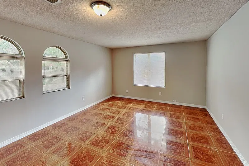 3 bed, 2.0 bath, 1831 sqft, $1,749 — Photo 2