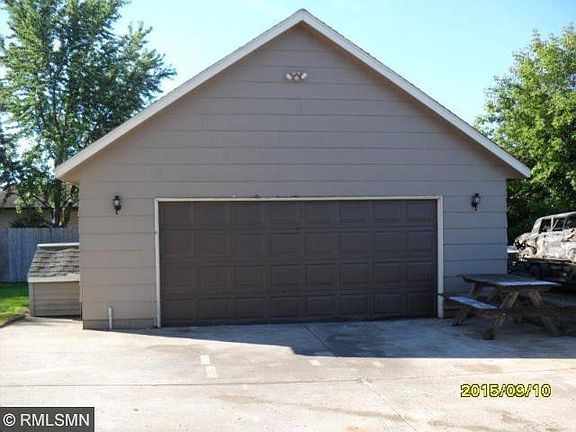 2nd image of 450 9th Ave NE