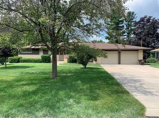 2360 Maple Dr, Jackson, MI 49203