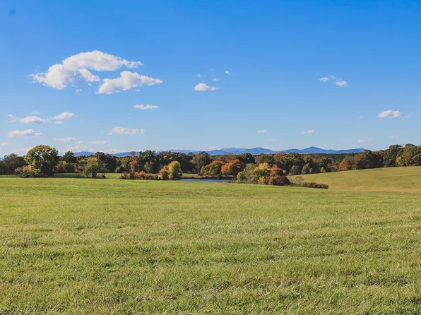 18 Rolling Rd S, Scottsville, VA 24590