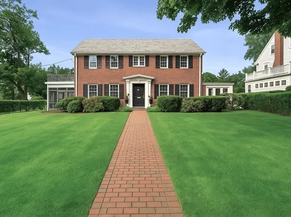 929 Commonwealth Ave, Newton, MA 02459