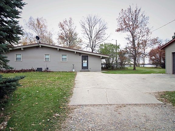 3rd image of 11992 N Grove Lake Dr
