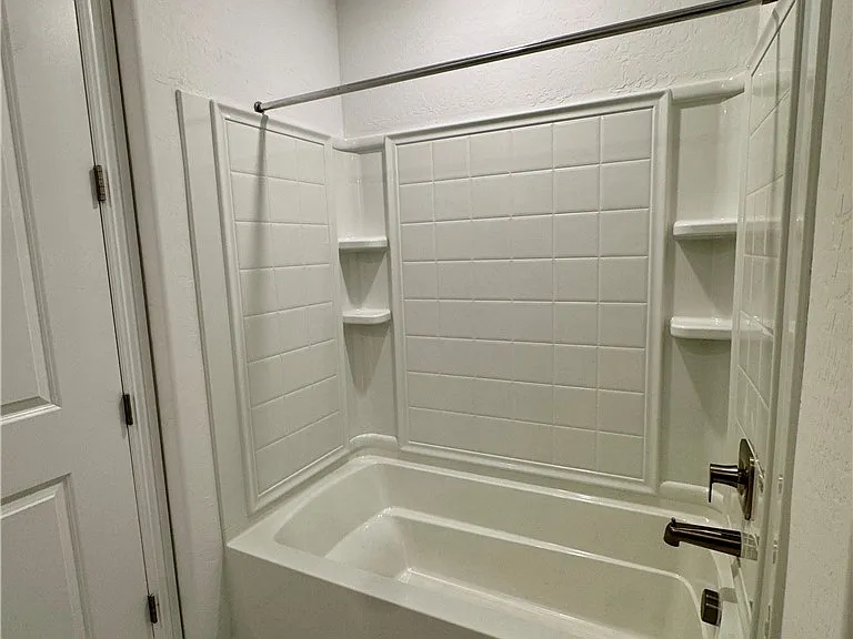2239 Arrington Ave — Photo 37