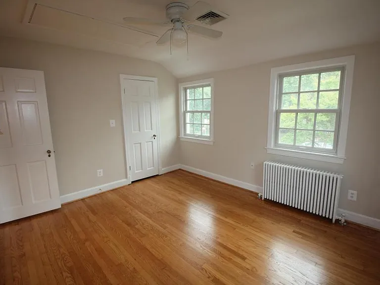 712 N Oakland St — Photo 12