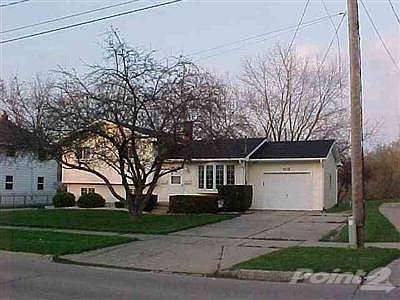 1st image of 931 Bradley Ave