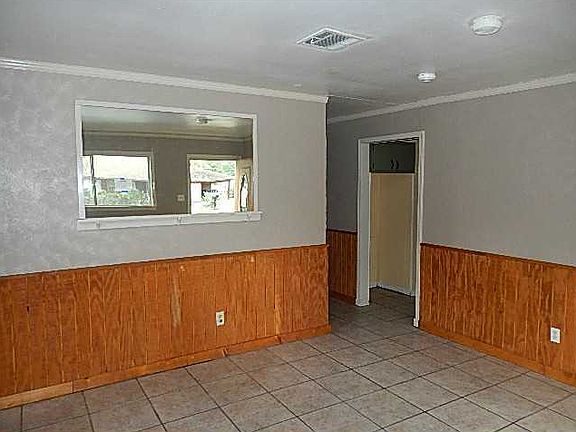 4th image of 9440 Boxwood Dr