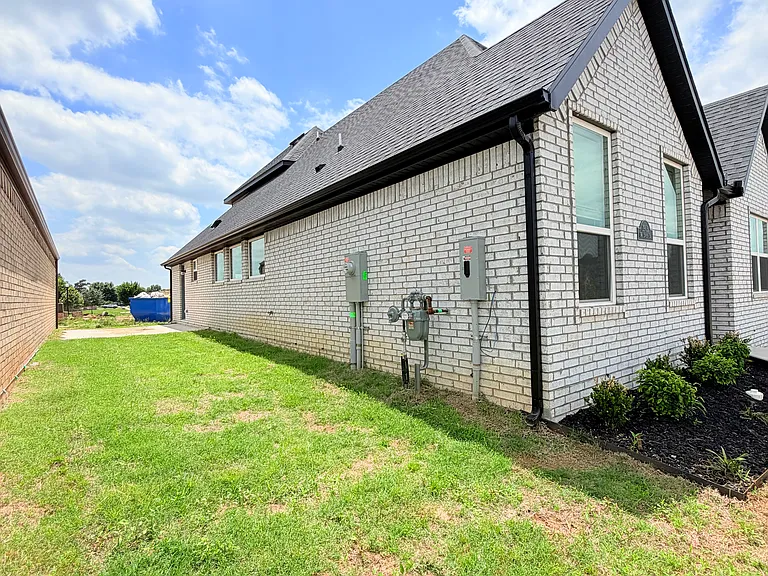 2903 SW Lovely Ln — Photo 4