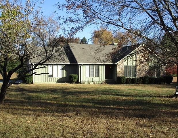 2nd image of 307 Hickory Blvd