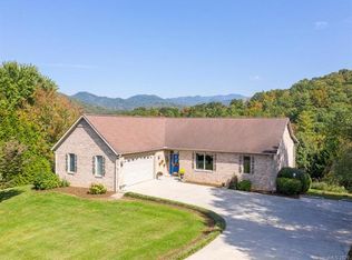 125 Horseshoe Trl, Barnardsville, NC 28709