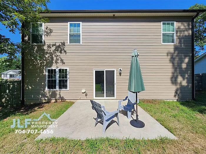 2520 Ashe Ave — Photo 26