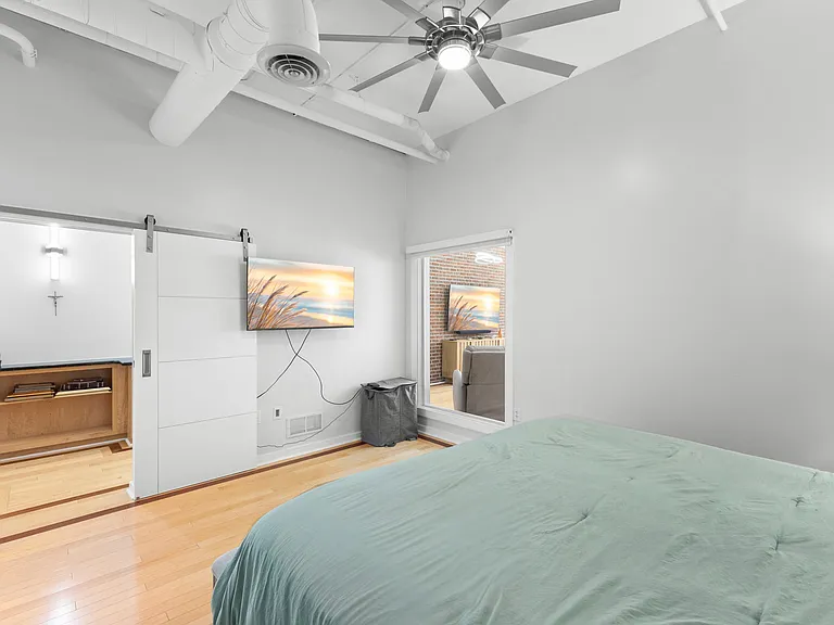 175 2nd St S #916 — Photo 6