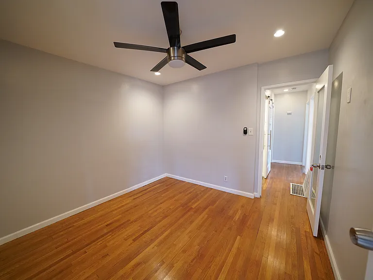 13719 S San Pedro St — Photo 10